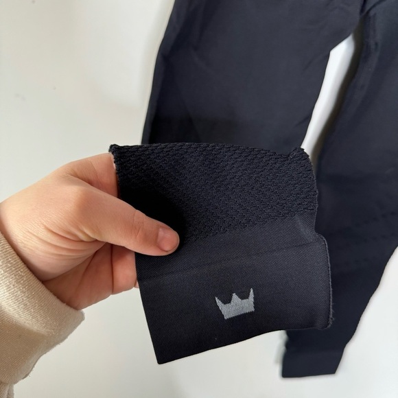 Shefit Black Crossover Waist Seamless Compression Leggings Size Small - Picture 7 of 8